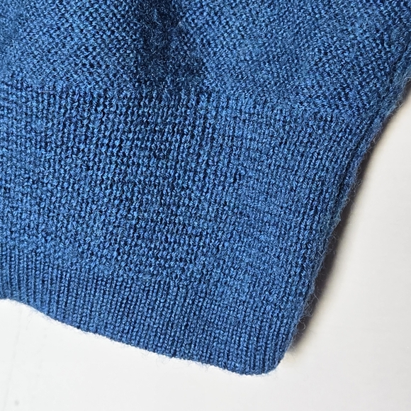 Elegant Teal Crew Neck Sweater - Picture 6 of 10